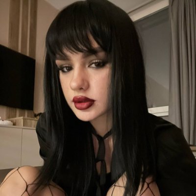 natirain's profile picture. sinner in satin ♱
holy pain divine ♰
i recycle heartbreaks ♲