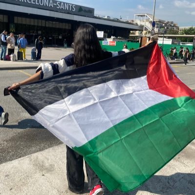 FresassDeTartas's profile picture. maybe thats what happens when a tornado meets a volcano💘 quiero chupachups azules y zumitos robados del Mercadona official mario fan acc