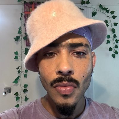StyleWith3ase's profile picture. yours, truly. 🌹