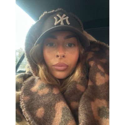 ellapritchardx's profile picture. IG: ellapritchardx 🍒