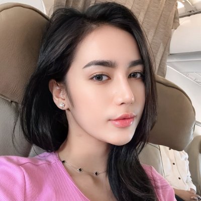 woow484950's profile picture. Open your heart and let love embrace you! In fact, happiness is a very easy thing.