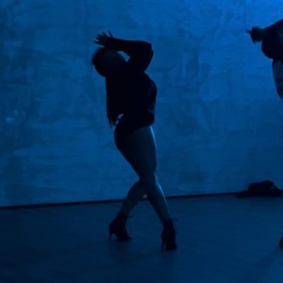 afrovanille's profile picture. and baby girl you’re a star don’t let them tell you you're not