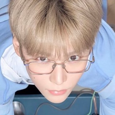 manduseokk's profile picture. ‧₊˚ᯓ◟ #ウンソク 흰돌 🎀 까만돌𓂃🪨 ⟢