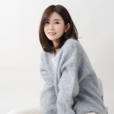 Helen__0422's profile picture. Hi everyone, I'm Helen Lee. I'm from the vibrant financial city of Singapore and now live in London. My cross-cultural journey has given me a deeper understandi