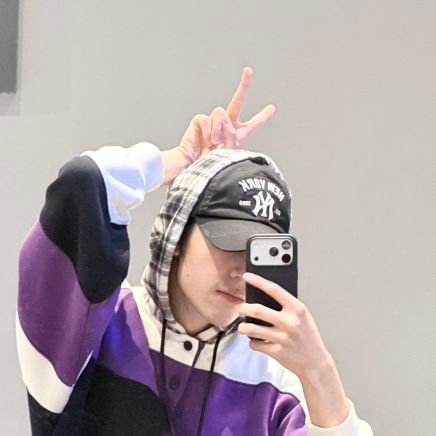 thismoonpz's profile picture. 