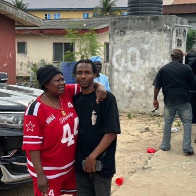 Favourdunkwu_1's profile picture.