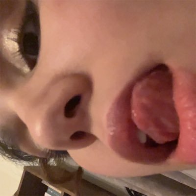 itgurlnini's profile picture. a dose of breakdowns with my trade offer wifey is the best way to start the day~ 🥂 23 :) happily married to @sophelia666.  I love shrimp 🍤 ☝🏼