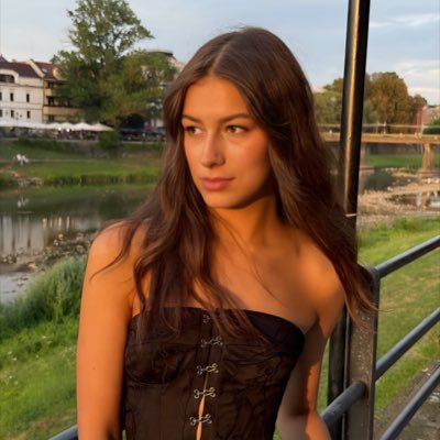 VictoriaPredict's profile picture. Crypto enthusiast🇺🇦 Forecasting the future with clarity and precision 🔮 PolyBaddies here💙