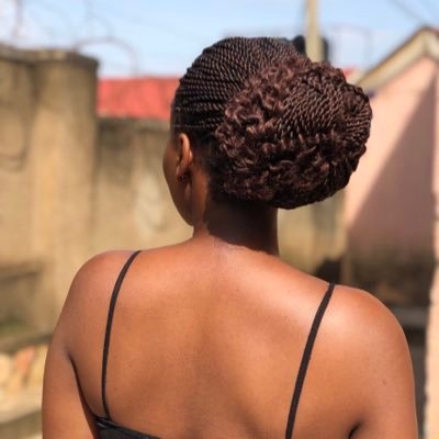 thee_esther_'s profile picture. introvert ↕️ 18th April 🎂