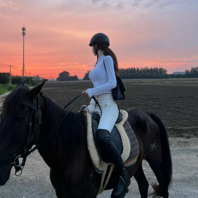 SkyDancerrt's profile picture. 新しいチャレンジをして自分を成長させる旅をすることで、自分のことをより深く知ることができました。