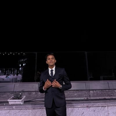 DevanshSinghh12's profile picture. 