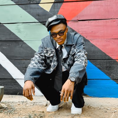 Damiray5's profile picture. Singer,song-writer, recording and performing art. IG @iamdamiray TikTok @Damiray__5