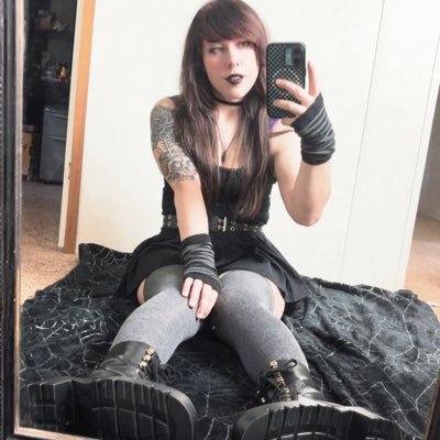 deathbygenesis's profile picture. $metagxn 🩷 medusa is my muse