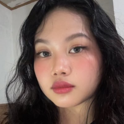 angeliemaee_'s profile picture. hold on