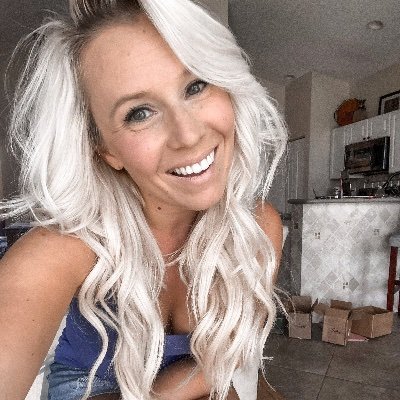 DuvantSara8912's profile picture. 