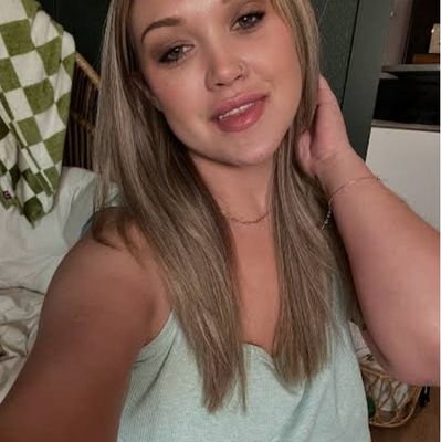 monic51184's profile picture.