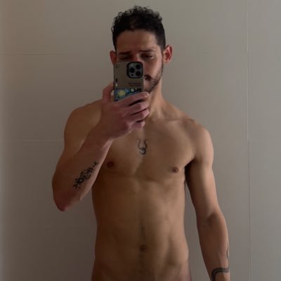 ItsRawFrank's profile picture. Chef 🥑 | Fitness lover 💪 | Golden dad 🐾 | Living with good vibes & strong coffee ☕