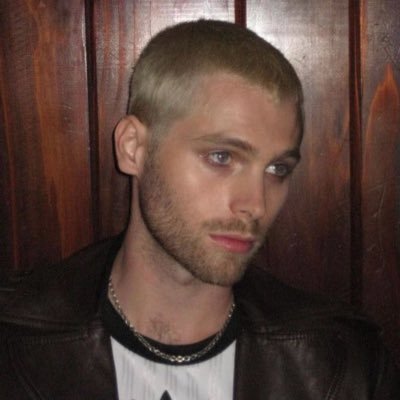 onlycapybaraJ's profile picture. fangirl