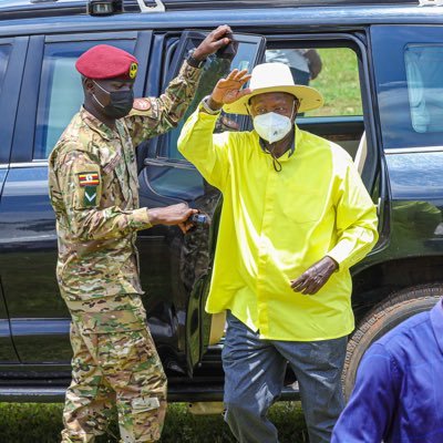 HilarysTake's profile picture. Mkakati bila mbinu ndio njia polepole zaidi ya ushindi; Mbinu bila mkakati ni kelele kabla ya kushindwa.