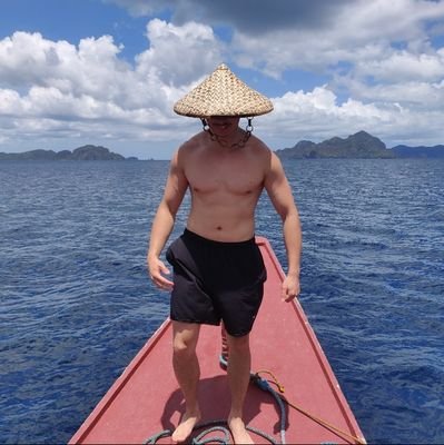 peaqyblinder's profile picture. optimistic nihilist | betting on magic internet money to escape the matrix