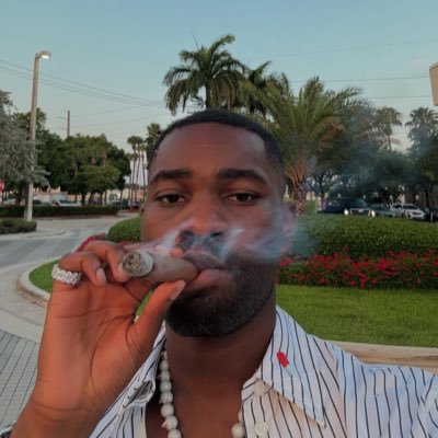 kaaego's profile picture. Just +ve vibes, 🤎 and 💡
