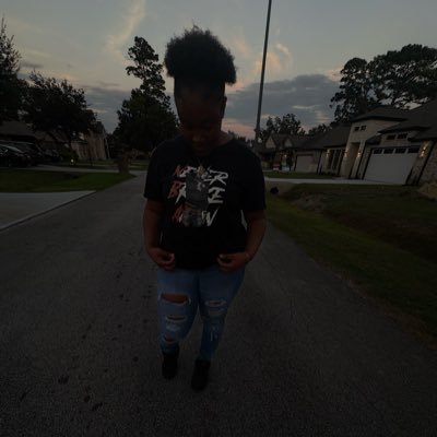 day_onia's profile picture. Diamonds 💎 are made under pressure and in the end come out beautiful