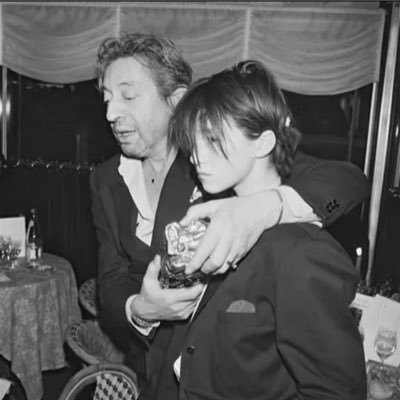 lmzsbnqdhcddl's profile picture. 附着我，慢慢碾碎