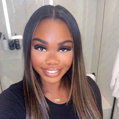 deedimplesx's profile picture. 