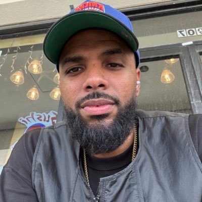 YTTMoringa's profile picture. Air Force Veteran. Ammy MMA fighter.  casual game head. Barber 💈