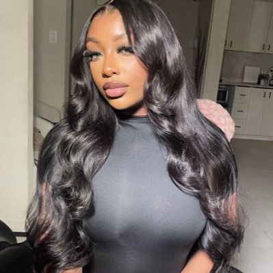 busynpaid's profile picture. 🖤