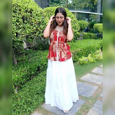 5240Simran's profile picture. 