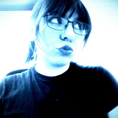 bluellillies's profile picture. 人生の針 ▼⁠ atiny  ▥ 27