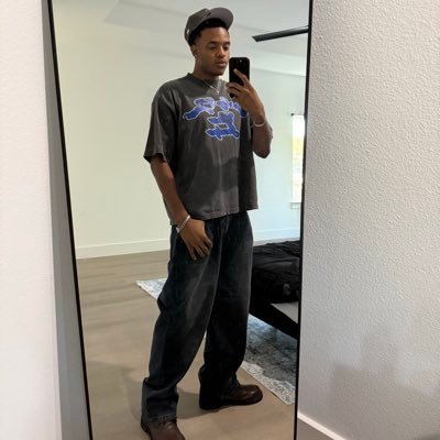 LeezyHendrix's profile picture. Owner of 7STAR & GLOIRE