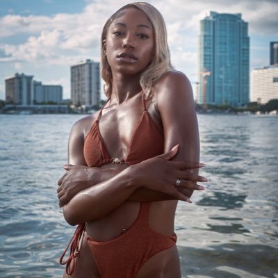 NileJazmeeenaa's profile picture. I like to giggle sometimes 🤷‍♀️