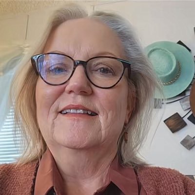 WanczykMavis523's profile picture. I won a lottery of huge amount so I'm willing to give out $30,000 to my first 350 followers just dm "MAVIS I FOLLOWED