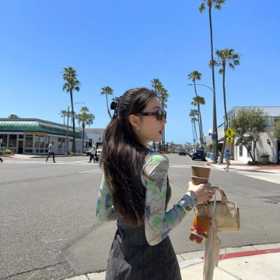 Hee22Ts's profile picture. Life is still going on