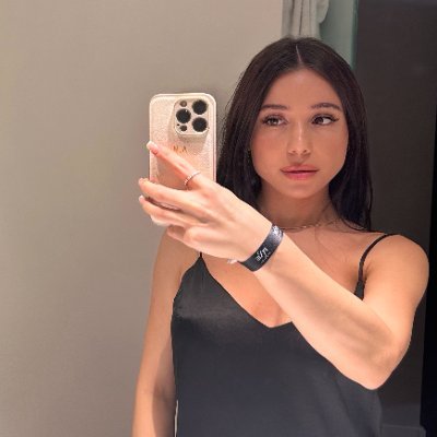 clover_emms's profile picture. Brains, looks, and bad timing — the full trilogy✨