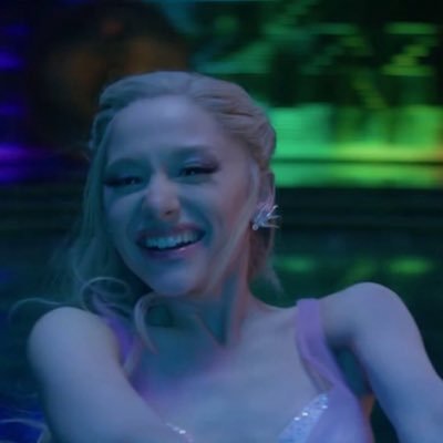 trixierrm's profile picture. esp | sapphic ⚢ | multifandom⠀  ⠀ ⠀   ⠀   #YURIELA