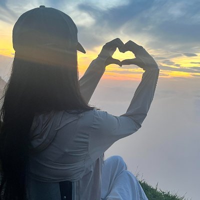 MirabelleSnowi's profile picture. Time answers growth, dreams guide direction.