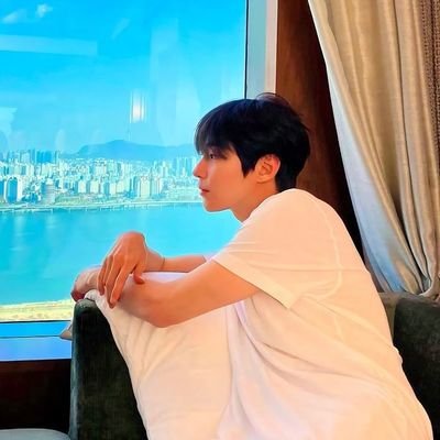 MrKOsmond's profile picture. 𝓕𝓲𝓬𝓽𝓲𝓸𝓷𝓪𝓵 ㅡ 221112 8134 Kelvin Osmond Holmr as Payroll staff in Magical Human Resources Authority.