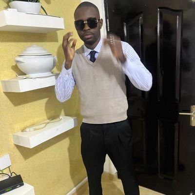 ChevoMaximilian's profile picture. My name is T-Pan Khonavio❤🙏🏻🥇
ทãσ criє єxρєcτατivαs α mєυ rєsρєiτo👌
Player of Futsal 🎖⚽️