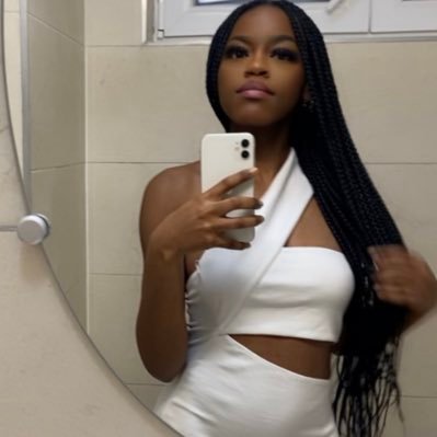laureange_'s profile picture. mwana lari ! 🇨🇬