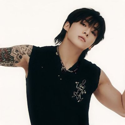 ZoiliB41122's profile picture. 