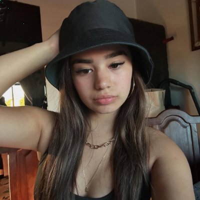 mileyandrssn16's profile picture. 18 fashion student 
i don’t bite ♡