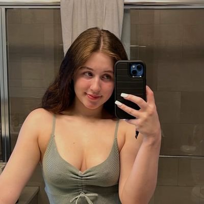 SophiaGene48939's profile picture. Here for the fits and the fun