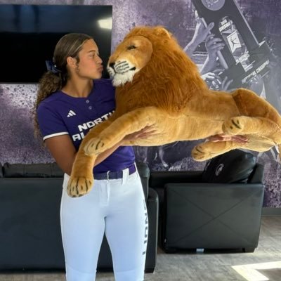 KloieSmith's profile picture. 🥎Sparks Elite Stewart/Ventura 18u C/UTL 🏀5’11 F• Franklin-Simpson High School •UNA softball Commit 💜🦁
