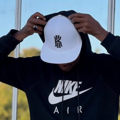 UbaPuyol's profile picture. Allah first 🙏 
I fear no one but Allah🔌
Son of a praying Parents❤ 
PeaceFam 010😍❤.
