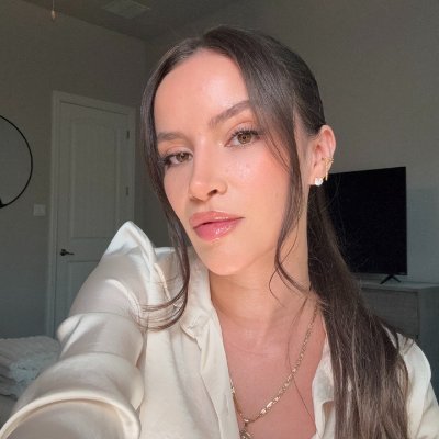 LilyKate124's profile picture. A girl who loves life, enjoys cooking, is a yoga enthusiast, and a fitness enthusiast. She hopes to meet people with similar interests and explore the city toge