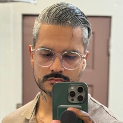 xMellowRello's profile picture. it’s not that serious I promise