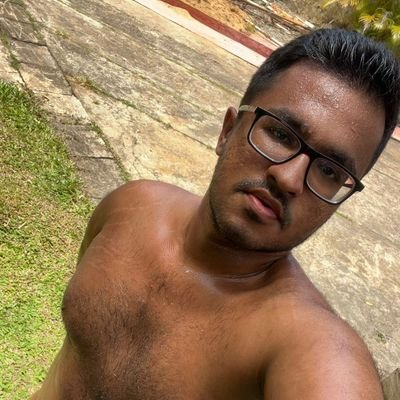 SL_poNNaya's profile picture. 